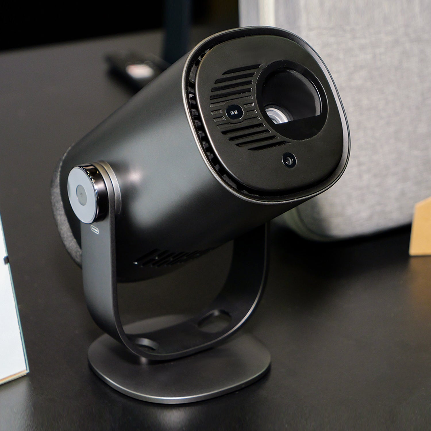 Dangbei Freedo Portable 1080p Google TV Vidéoprojecteur Avec Netflix sous licence