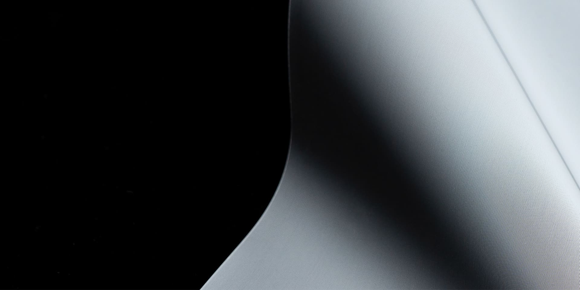 NP Black Series ALR Motorized Floor Rising Screen utilizes durable HBSI TPU material to maintain wrinkle-free visuals and environmental adaptability while ensuring scratch-resistant long-lasting performance